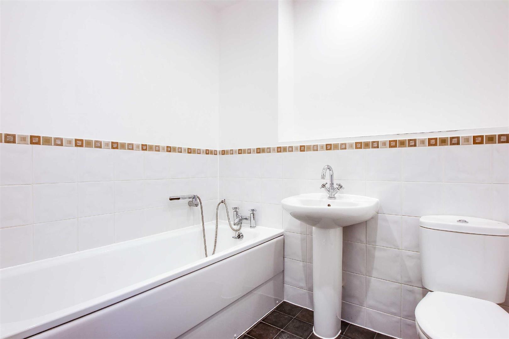 1 bed property in Coleman House, Bletchley